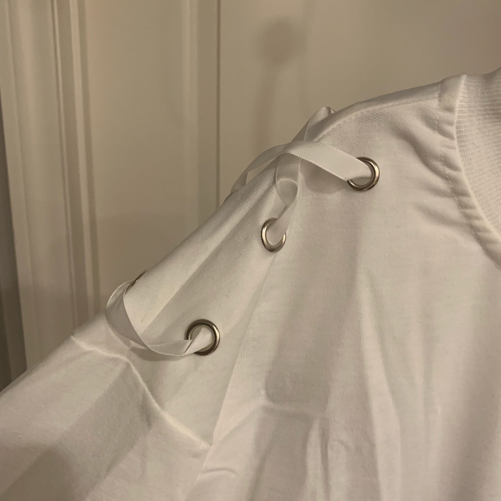 White pullover sweater - Picture 3 of 4